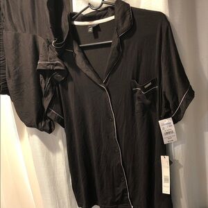 Tahari Woman Black Pajama Set